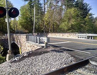 Steel sheet piling was used for the concrete bridge’s foundation to provide support with a smaller overall footprint. Photo courtesy of Dewberry.