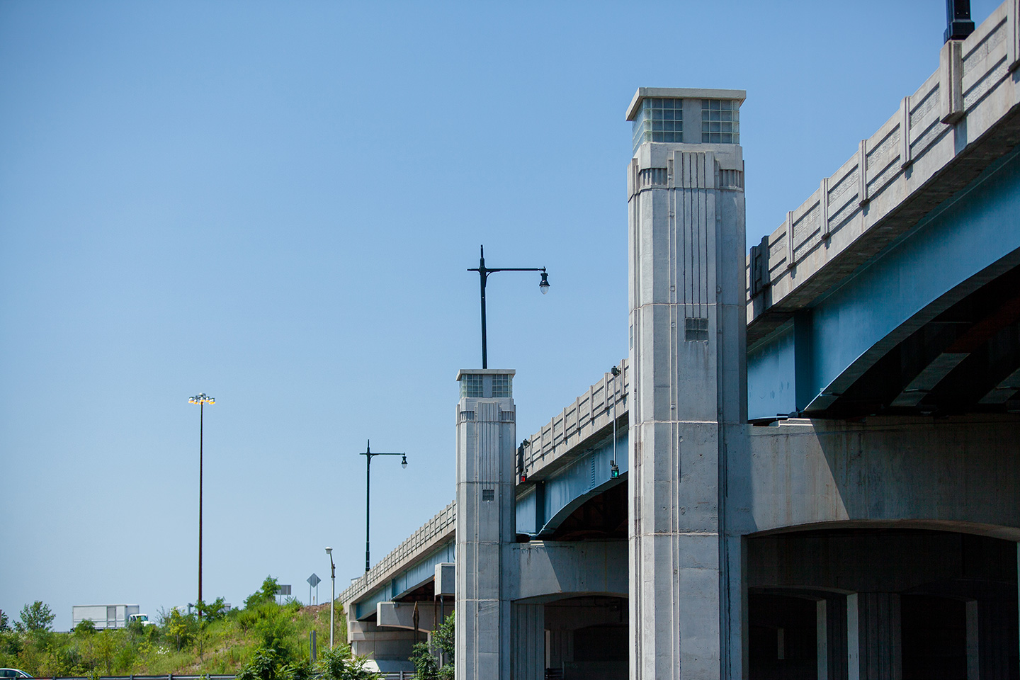 The Ridge Road and Orient Way Bridges were replaced as part of the overall Route 3 over Passaic River Improvements project. Photo courtesy of Dewberry.