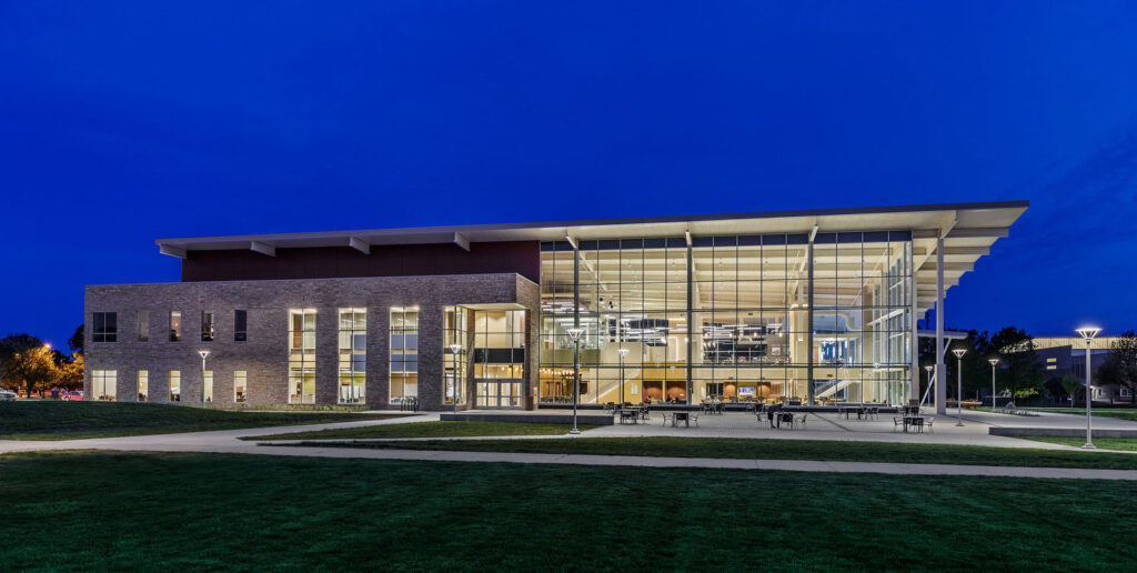 The “Student Life Plaza” creates opportunity for outdoor programming and large campus events. Photo courtesy of Dewberry. Mark Ballogg, photographer.