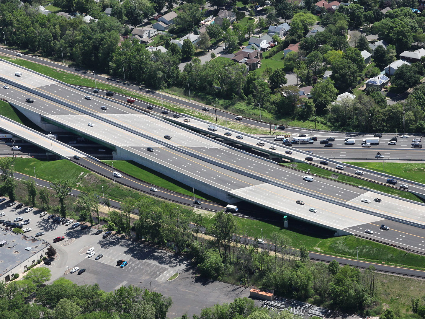 The improvements at interchange 163 involved two new mainline bridges spanning the heavily traveled Route 17. Photo courtesy of Dewberry.