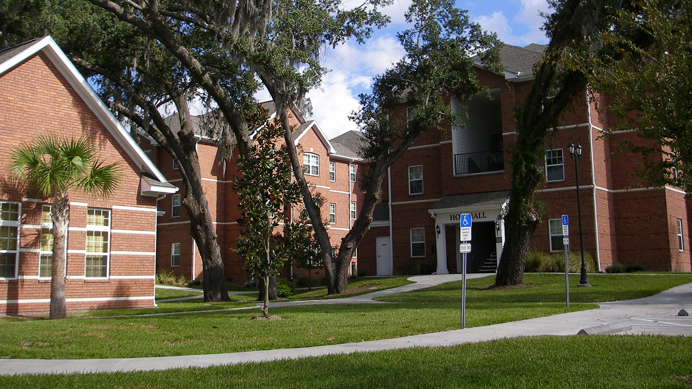 Colonial Town Park's Life Style Center features a walkable environment where retail shops, office buildings, and multi-family units are all within a comfortable distance of one another.